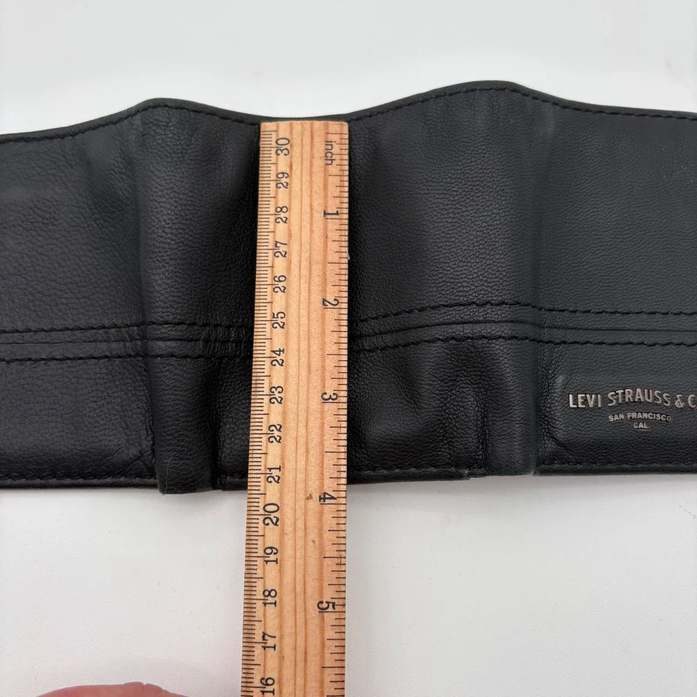 Levi Strauss & Co San Francisco logo Mens Black Leather Trifold Wallet ID Window
